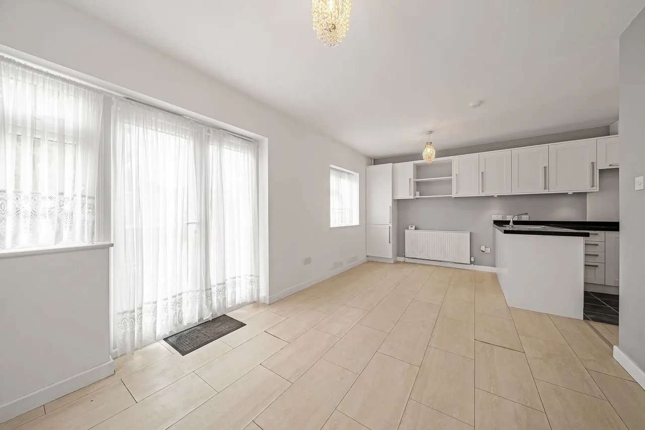 Meadow Road, Ashford, TW15, photo 2