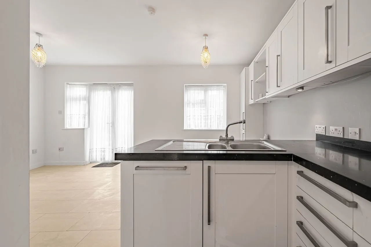 Meadow Road, Ashford, TW15, photo 6