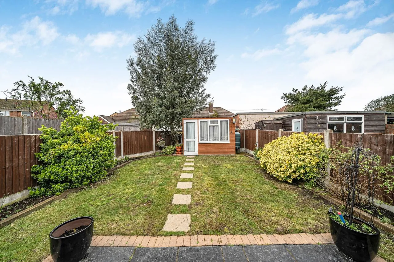 Meadow Road, Ashford, TW15, photo 15