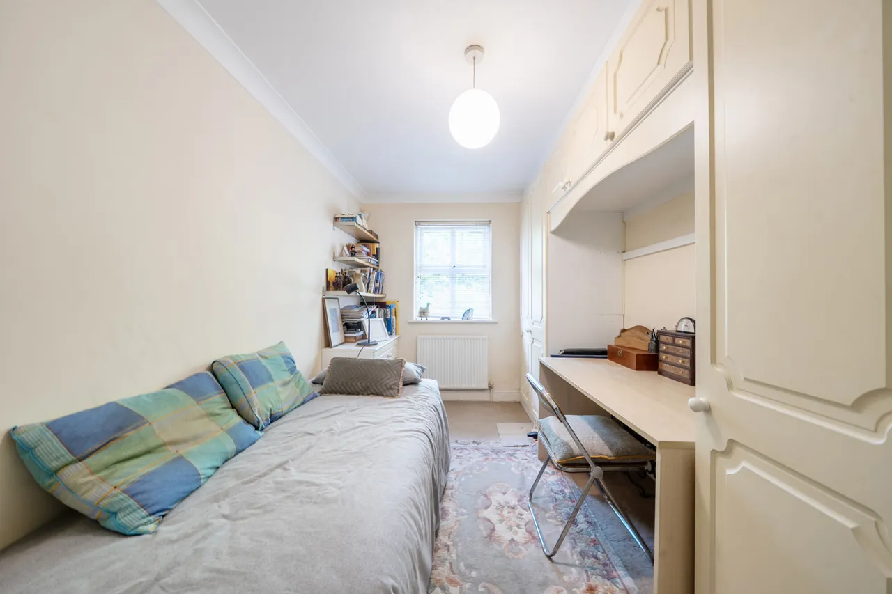 Green Lane, Northwood, HA6, photo 11