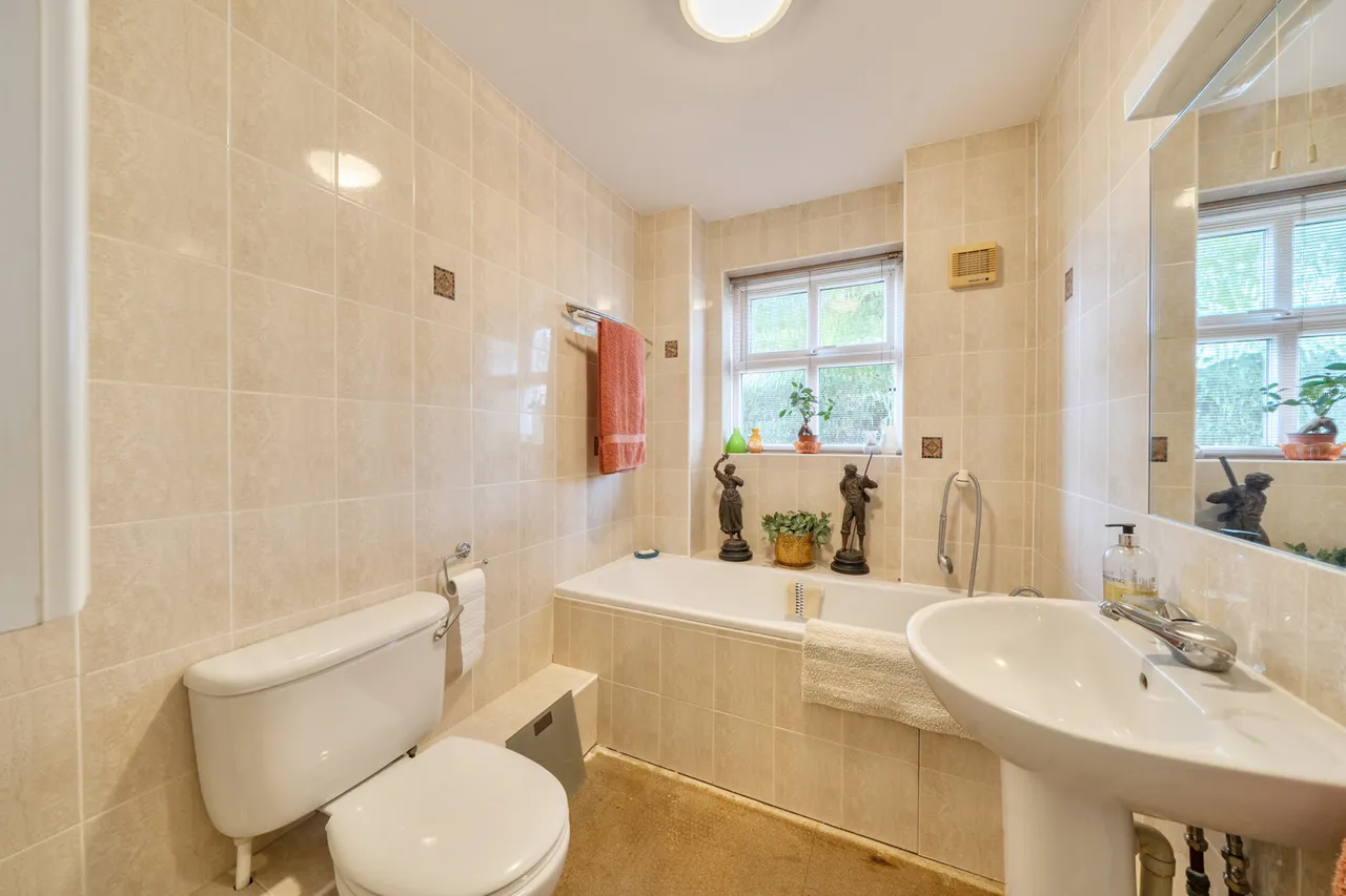 Green Lane, Northwood, HA6, photo 12