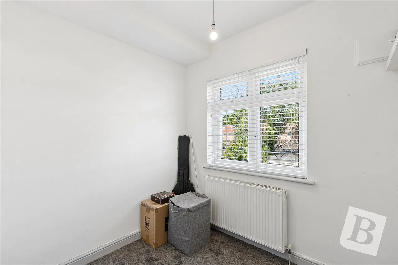Barton Avenue, Rush Green, RM7, photo 13