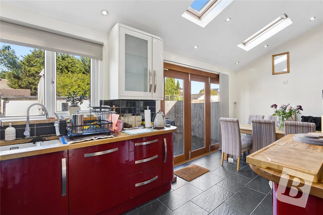 Barton Avenue, Rush Green, RM7, photo 3
