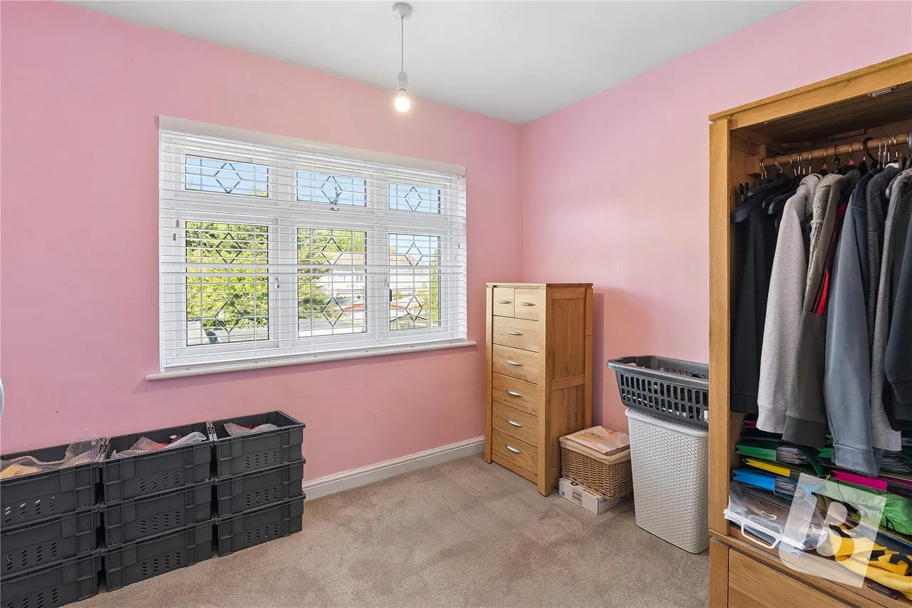 Barton Avenue, Rush Green, RM7, photo 9