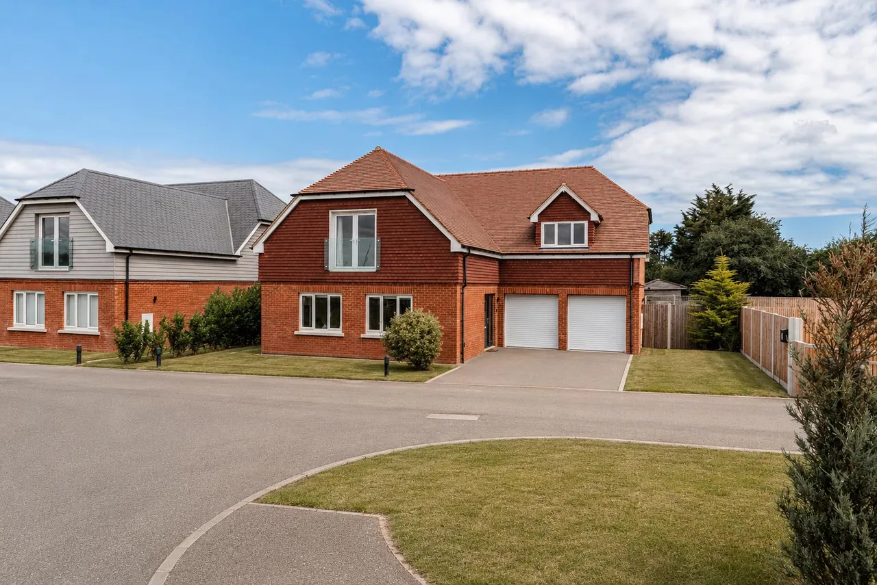 Manston Manor, Manston, Ramsgate, Kent, CT12 5DA, photo 31