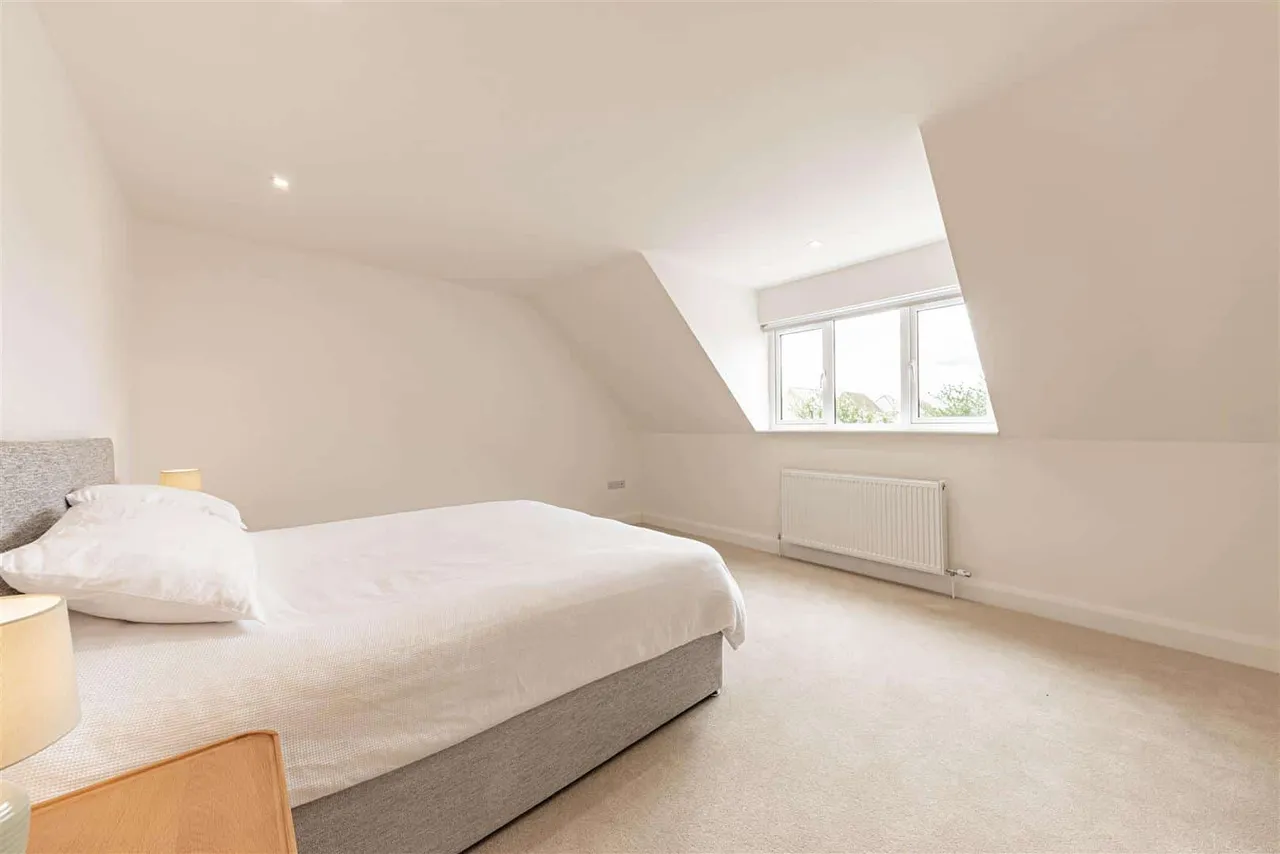 Manston Manor, Manston, Ramsgate, Kent, CT12 5DA, photo 21