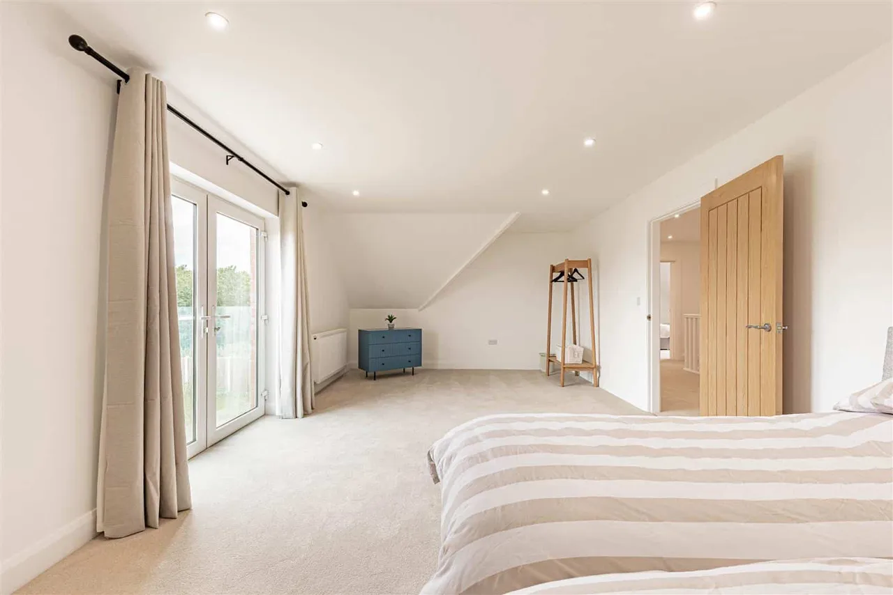 Manston Manor, Manston, Ramsgate, Kent, CT12 5DA, photo 19