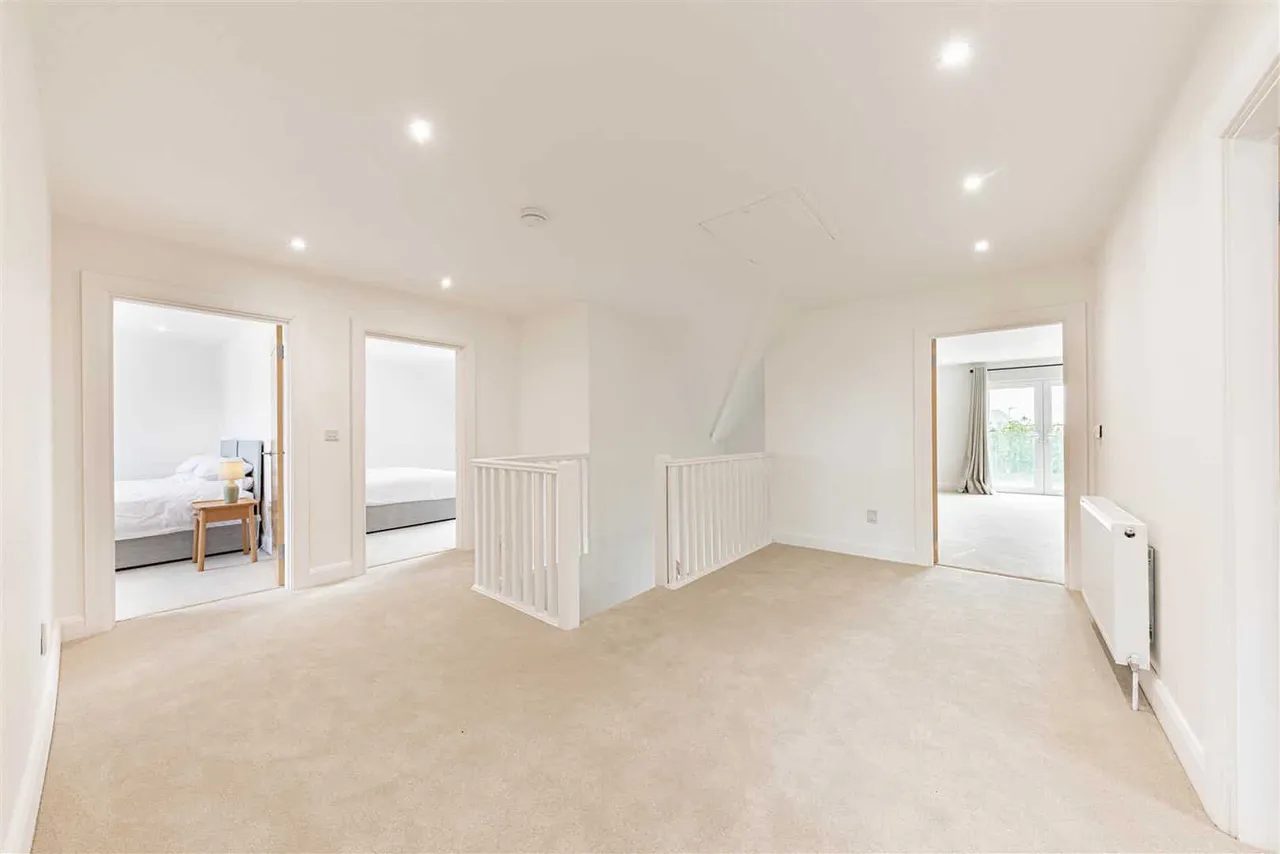 Manston Manor, Manston, Ramsgate, Kent, CT12 5DA, photo 11
