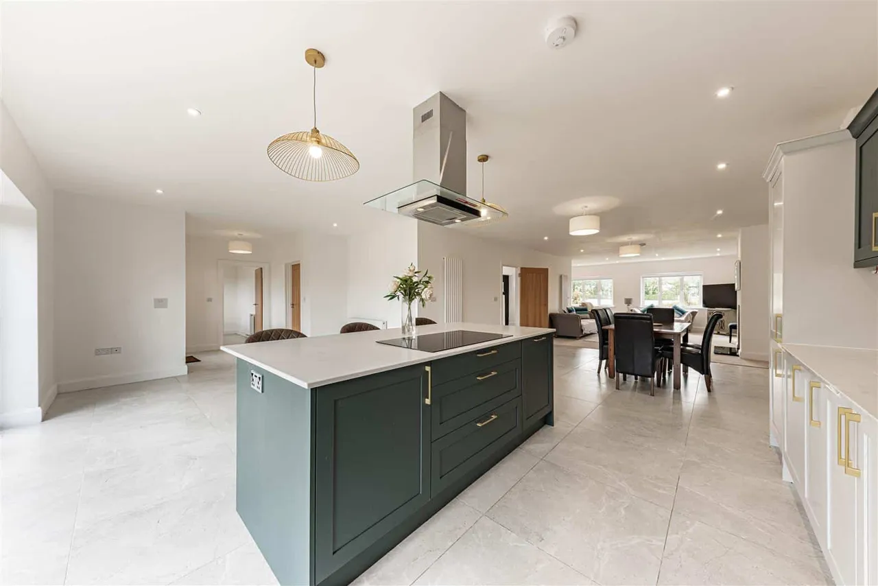 Manston Manor, Manston, Ramsgate, Kent, CT12 5DA, photo 26