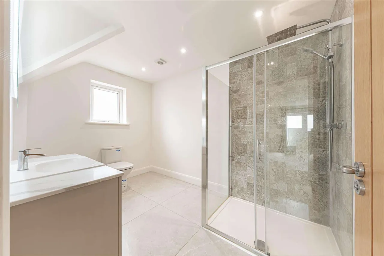 Manston Manor, Manston, Ramsgate, Kent, CT12 5DA, photo 15