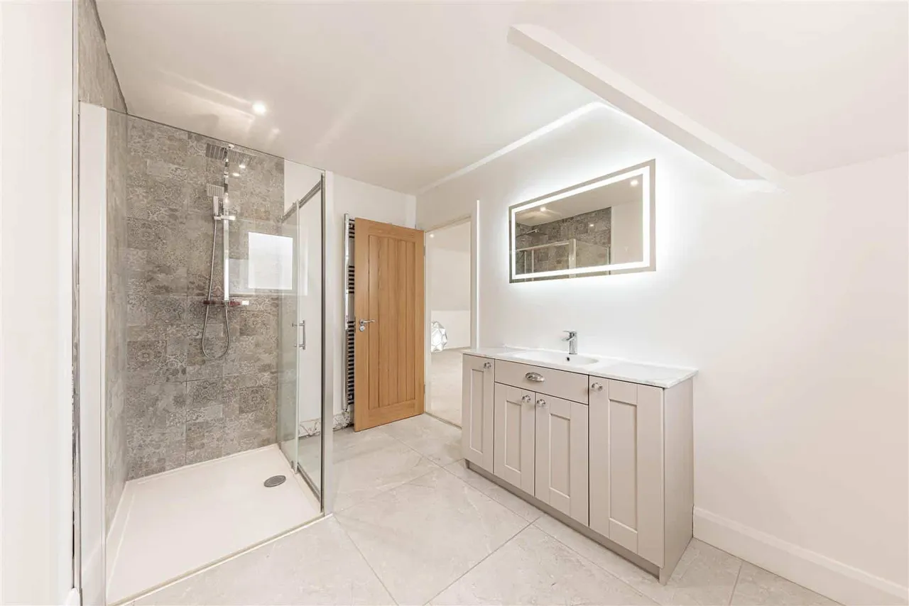 Manston Manor, Manston, Ramsgate, Kent, CT12 5DA, photo 12