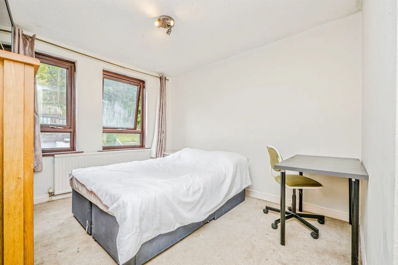 River View Court, Cardiff, CF5, photo 15