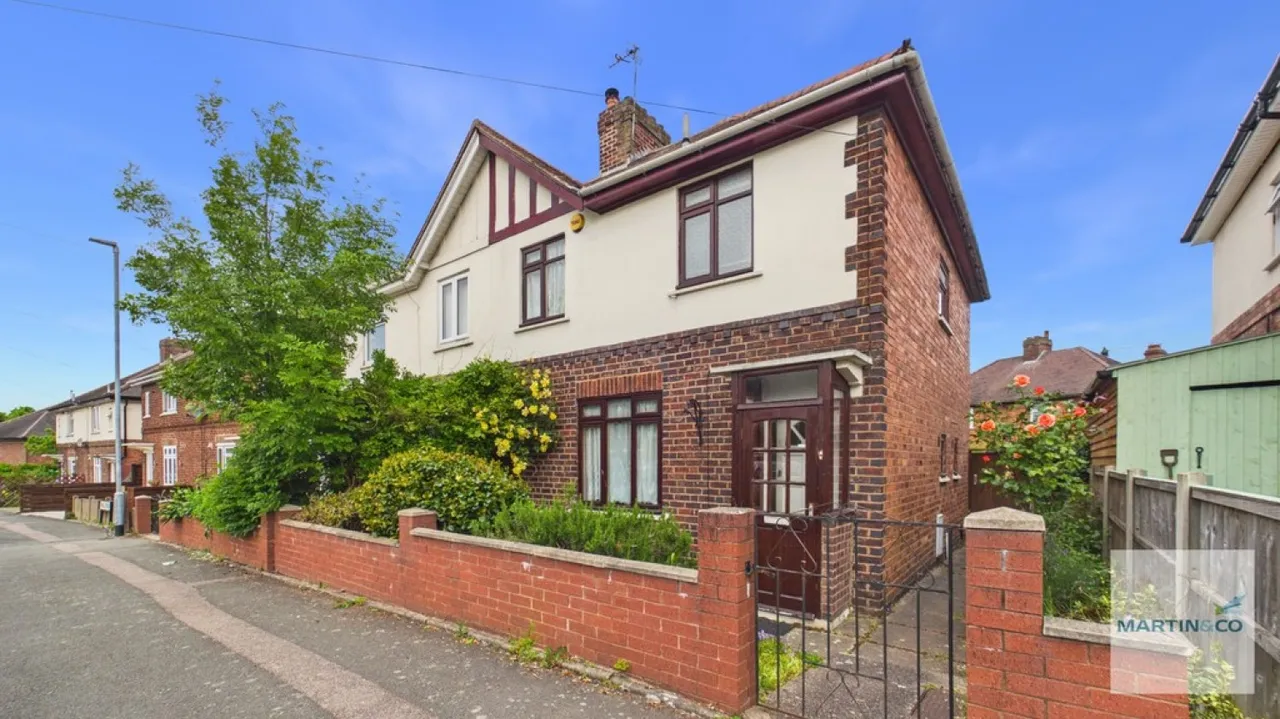 3 bed house for sale — Nevill Street, Tamworth, Staffs