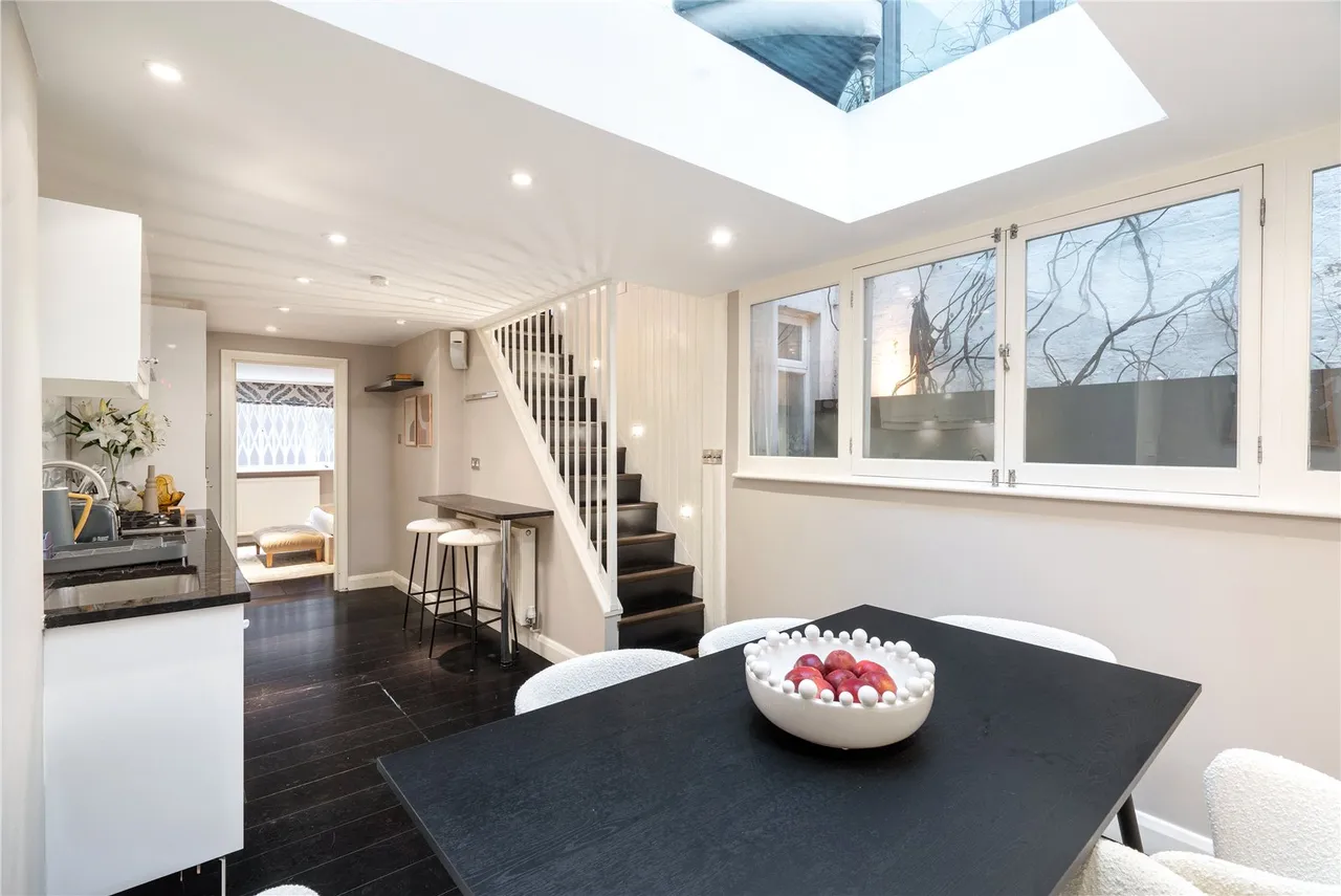 Uxbridge Street, Kensington, London, W8 7TQ, photo 2