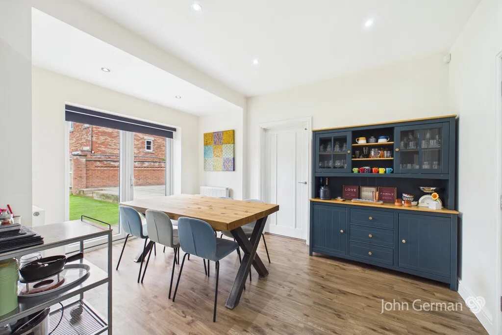 Primrose Drive, Tutbury, photo 8