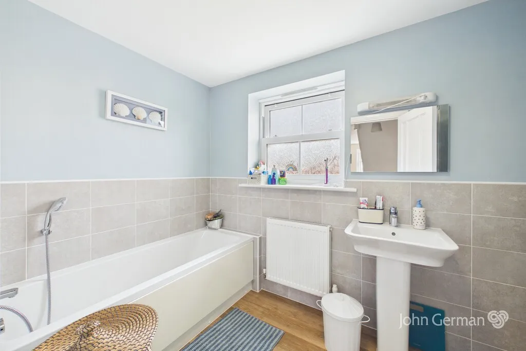 Primrose Drive, Tutbury, photo 25