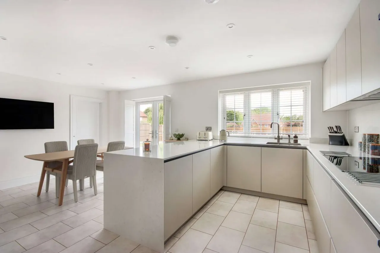 Chapel Garden Close, West Malling, Kent, ME19 4PF, photo 10