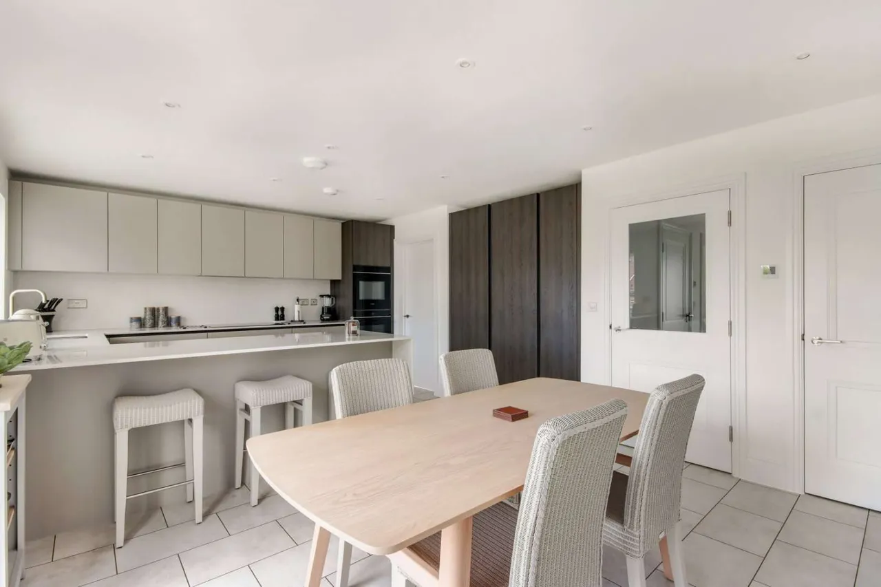 Chapel Garden Close, West Malling, Kent, ME19 4PF, photo 11