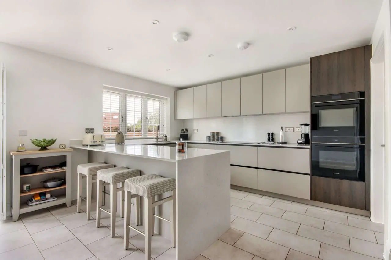 Chapel Garden Close, West Malling, Kent, ME19 4PF, photo 6