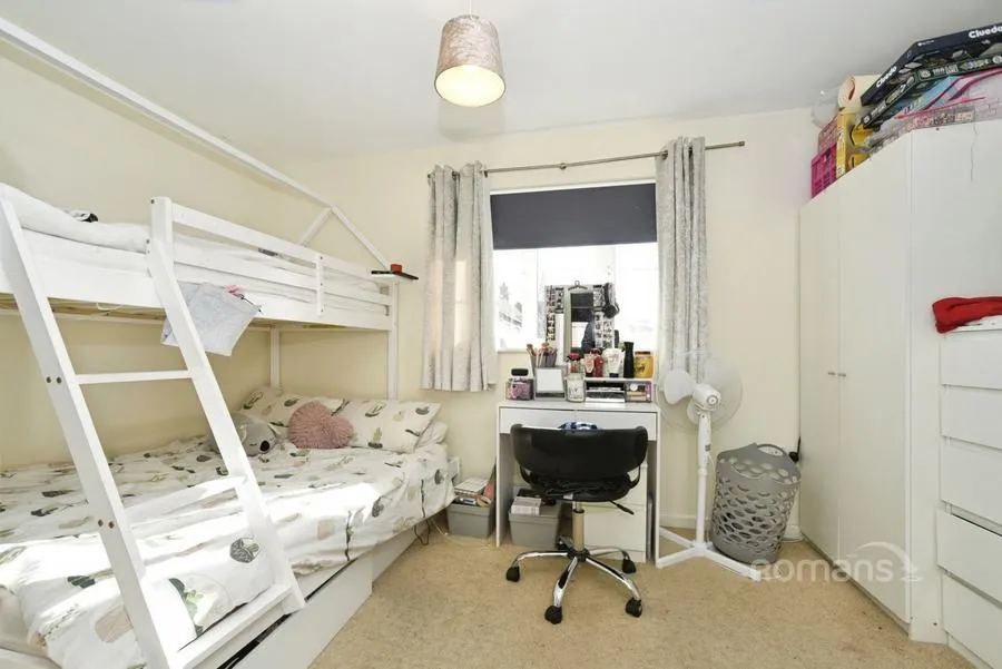 Hayburn Road, Redhouse, SN25, photo 7