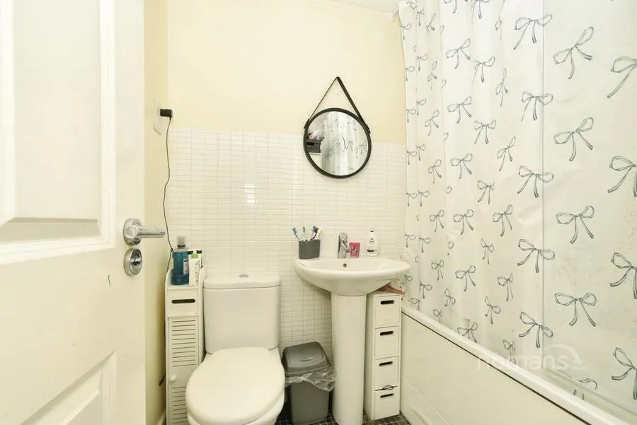 Hayburn Road, Redhouse, SN25, photo 8