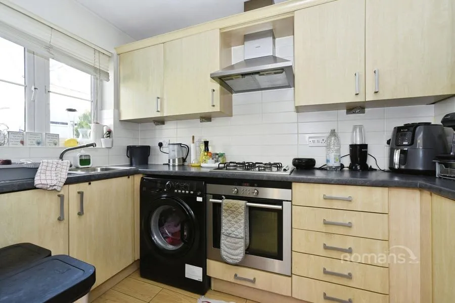 Hayburn Road, Redhouse, SN25, photo 2