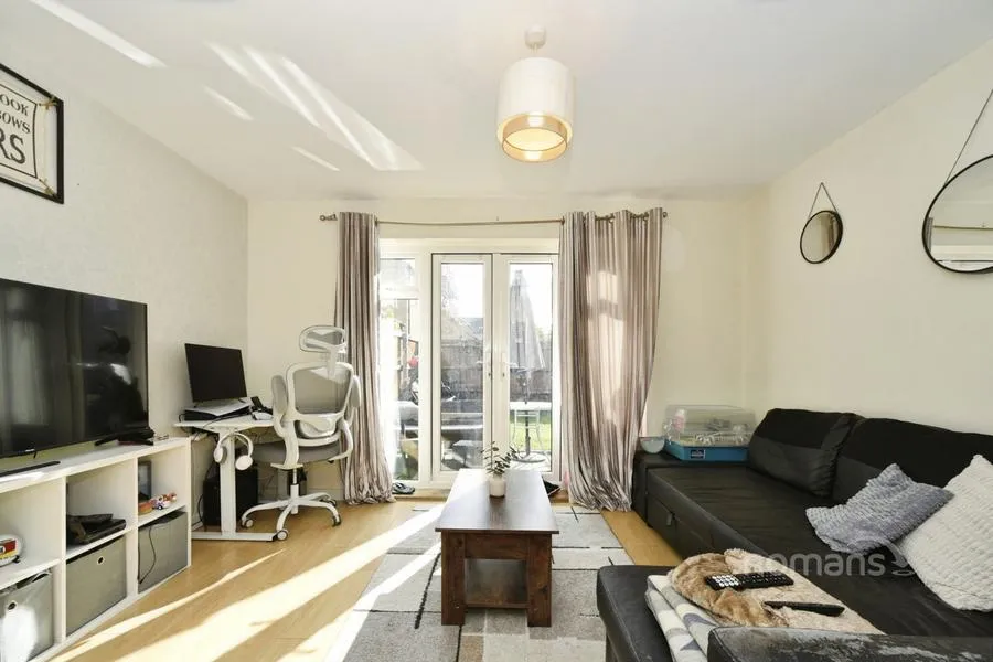 Hayburn Road, Redhouse, SN25, photo 3