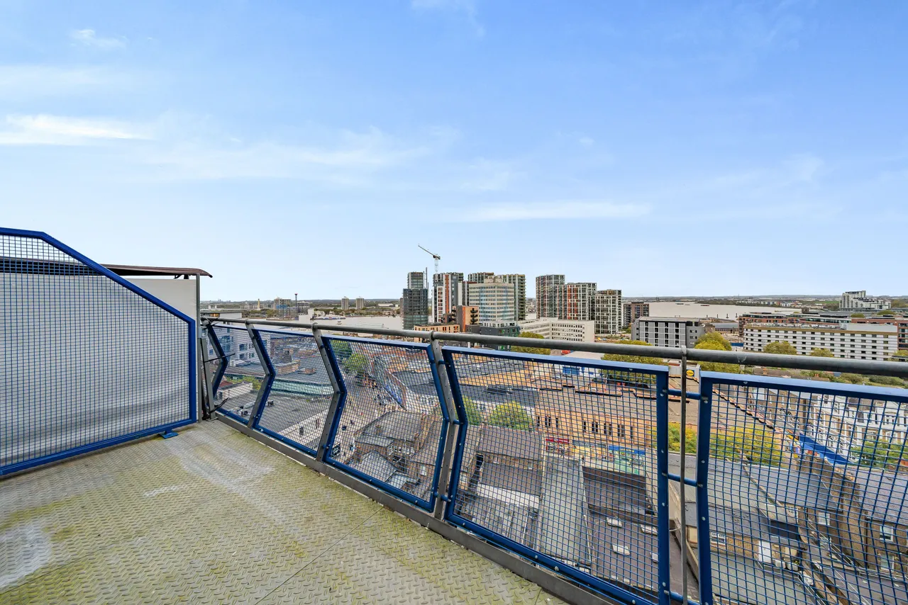 2 bed flat for sale — 907 The Vista Building, 30 Calderwood Street, London