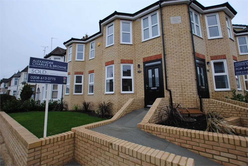 3 bed property to rent — Priory Hill, Dartford, Dartford, Kent, DA1 2BH