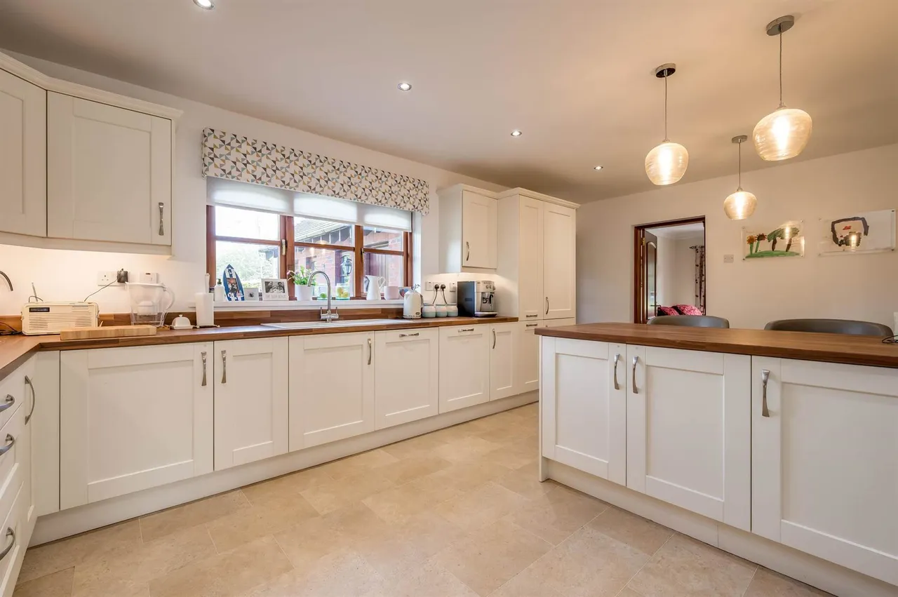 Upper Malone Road, Belfast, BT17, photo 11