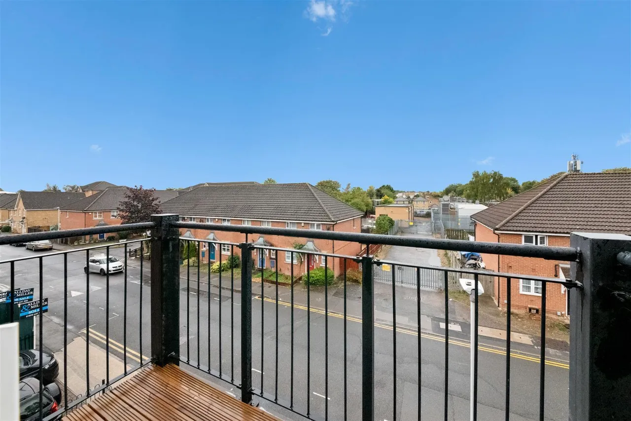 Waterloo Road, Uxbridge, photo 7