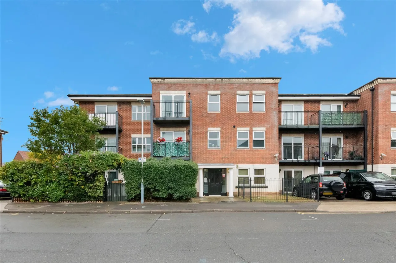 1 bed flat for sale, Waterloo Road, Uxbridge