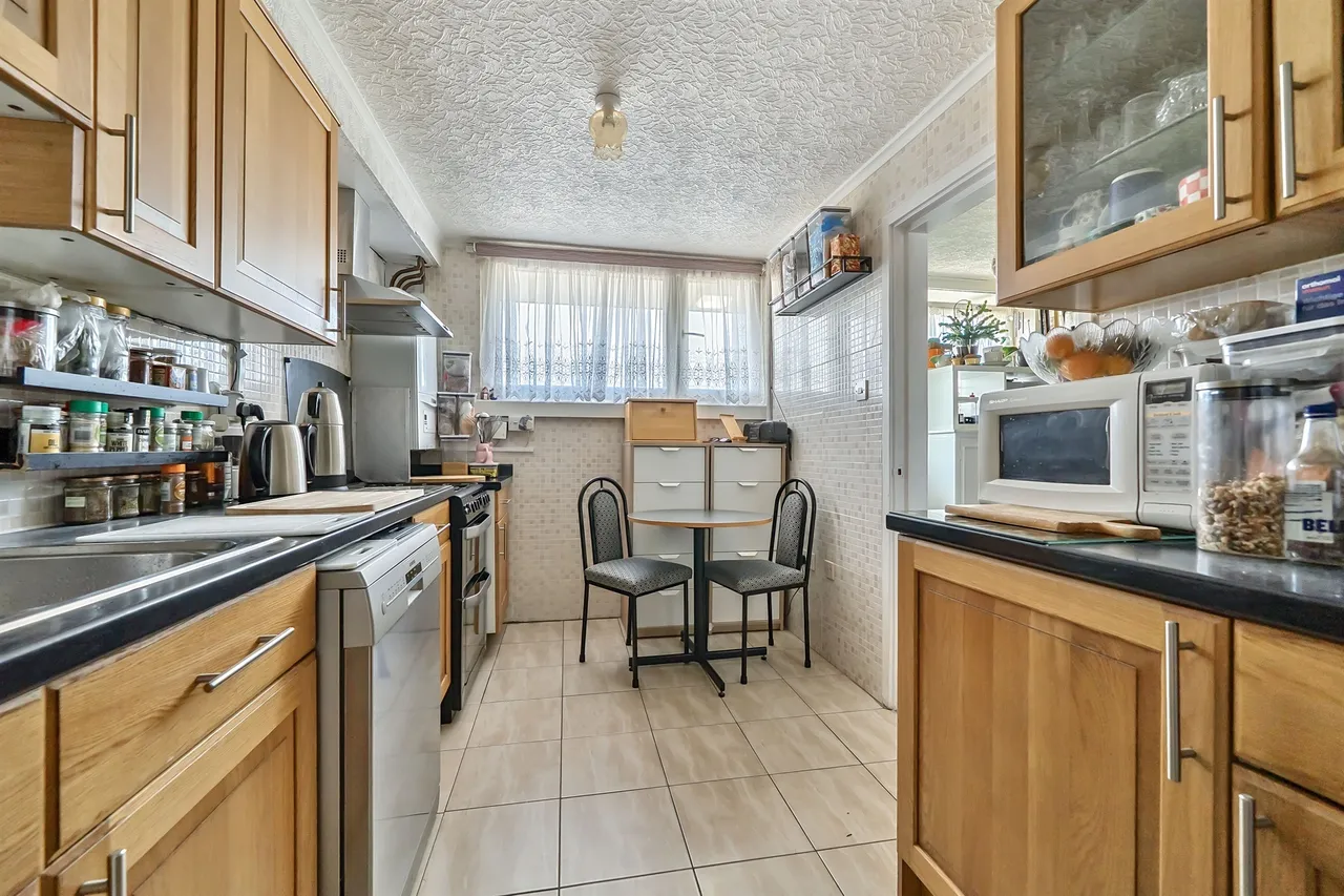 Parsonage Lane, Enfield, photo 3