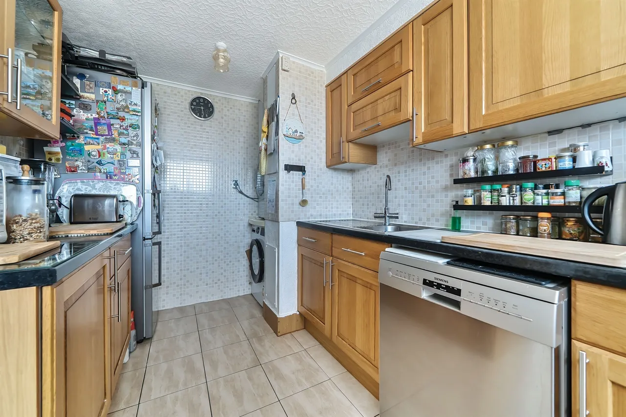 Parsonage Lane, Enfield, photo 4