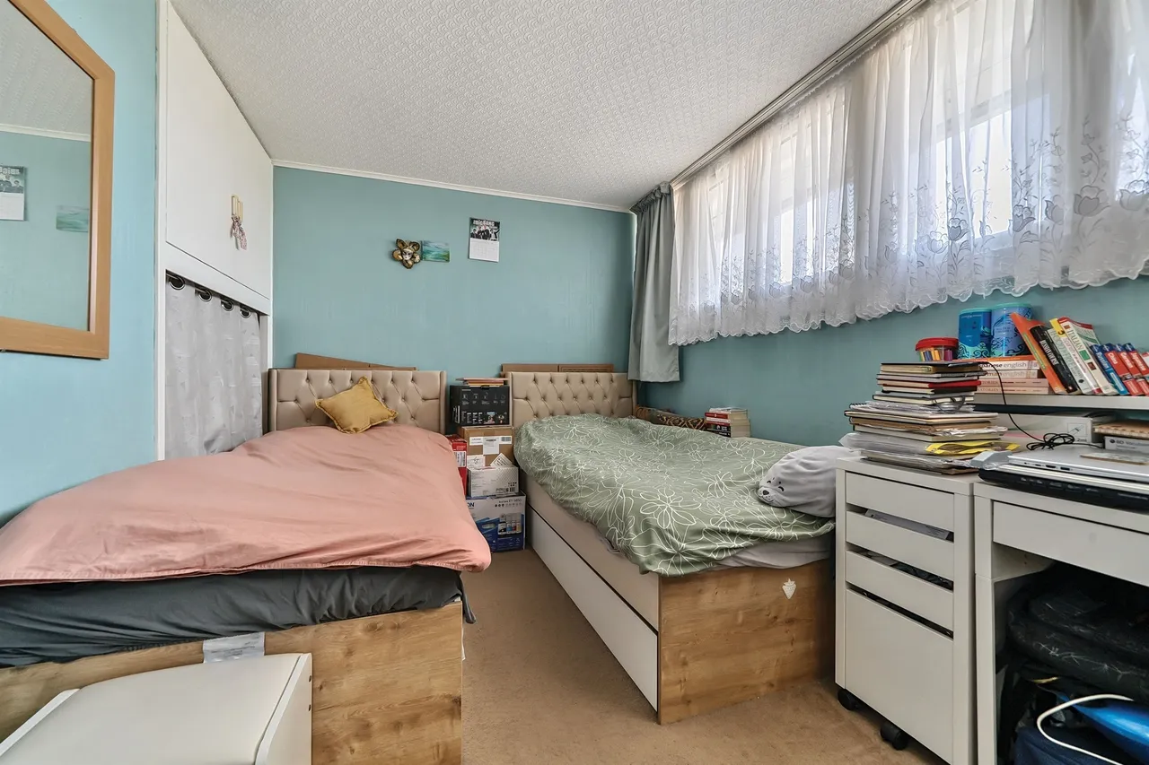 Parsonage Lane, Enfield, photo 6