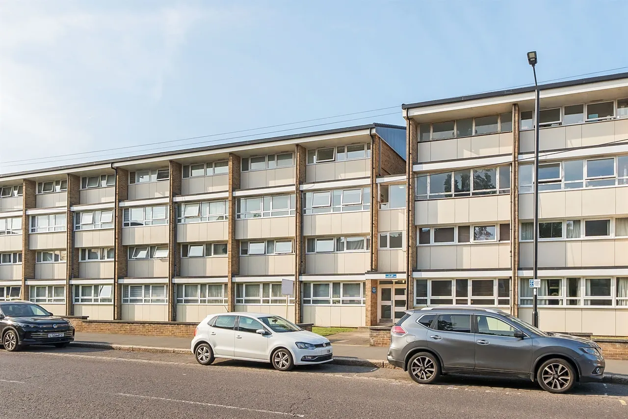 Parsonage Lane, Enfield, photo 2