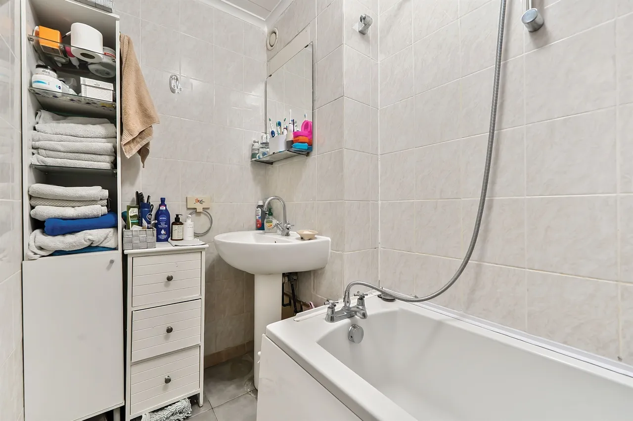 Parsonage Lane, Enfield, photo 8