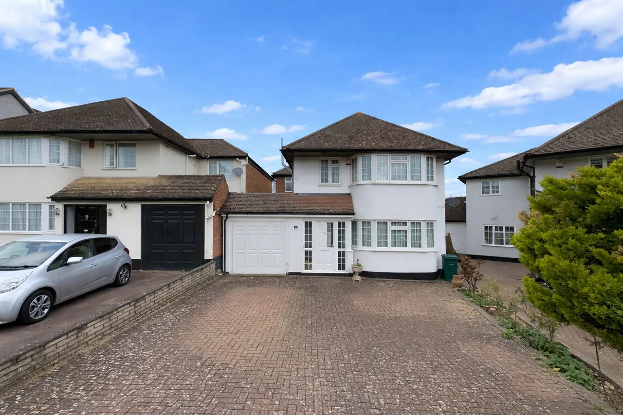3 bed house for sale, Mill Ridge, Edgware, HA8