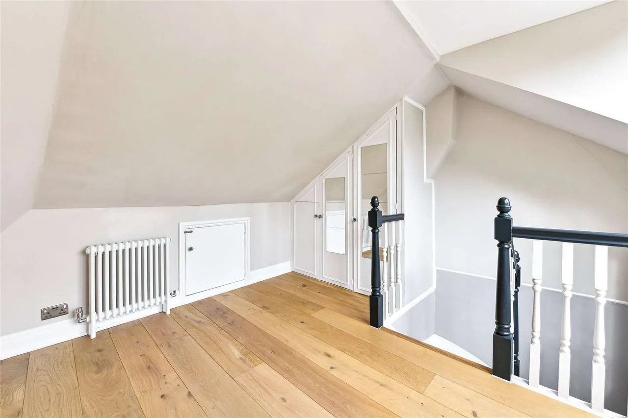 Rowena Crescent, London, SW11, photo 16