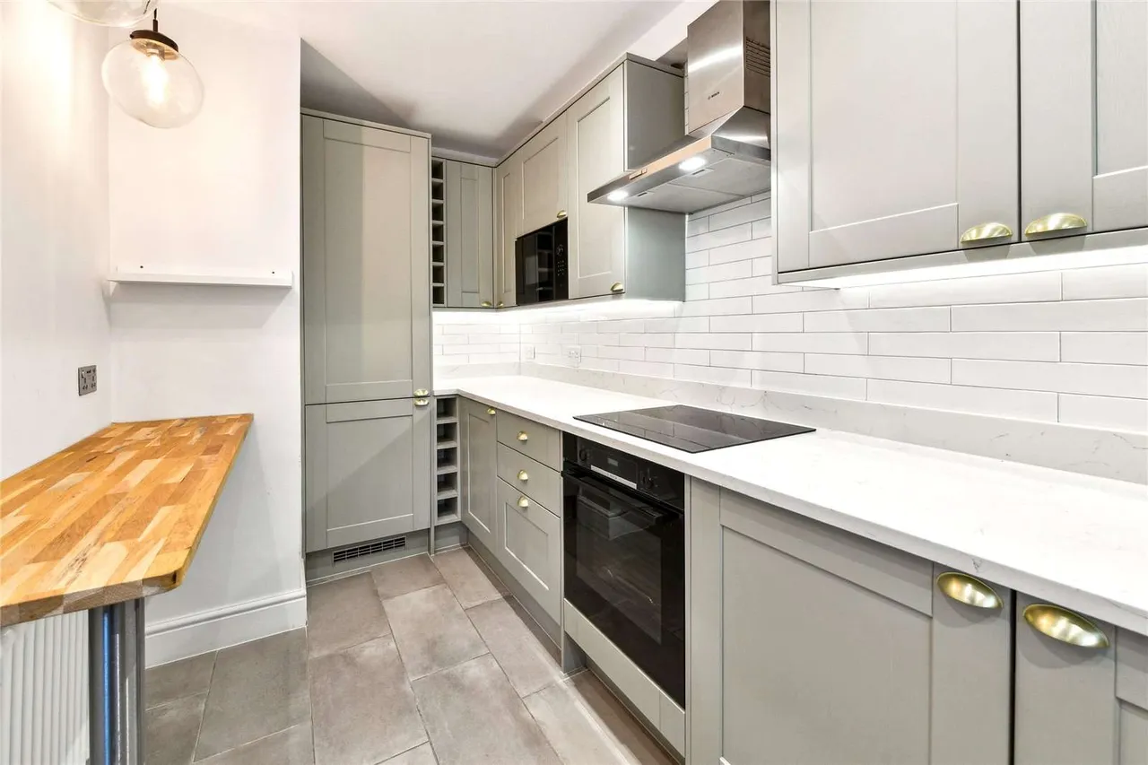 Rowena Crescent, London, SW11, photo 3