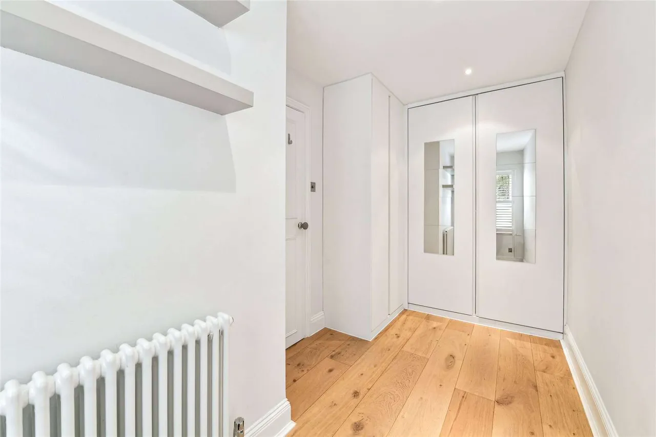 Rowena Crescent, London, SW11, photo 15
