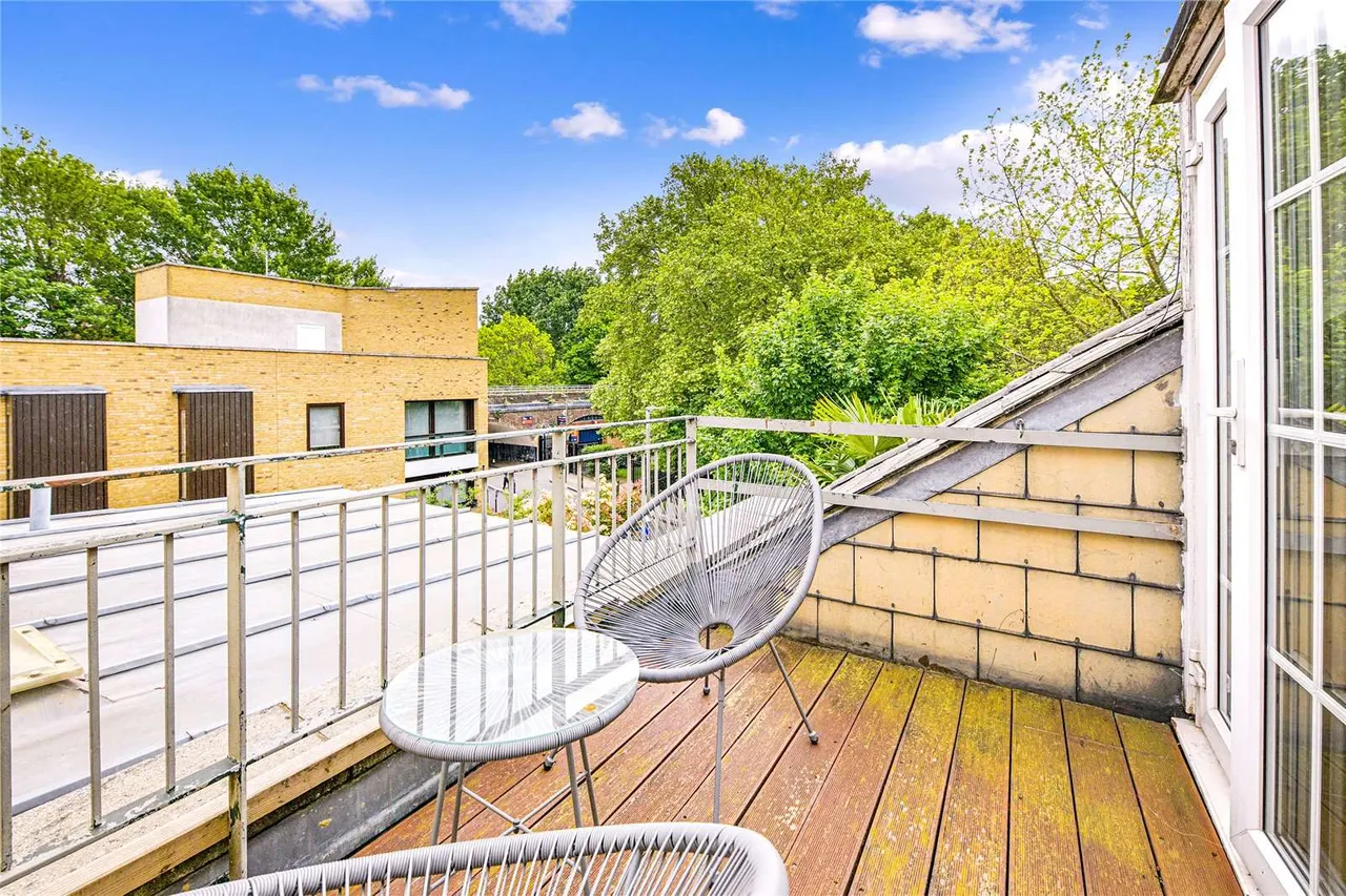 Rowena Crescent, London, SW11, photo 17