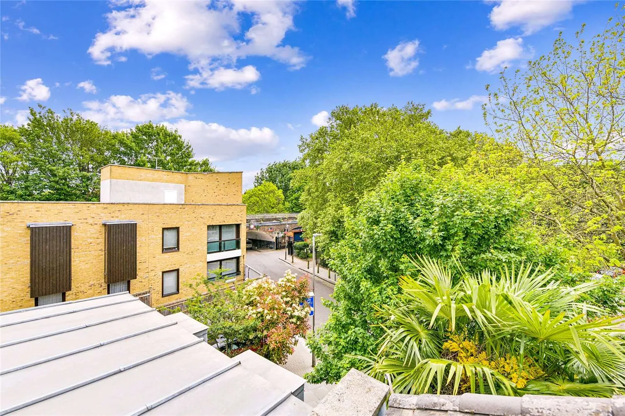 Rowena Crescent, London, SW11, photo 18