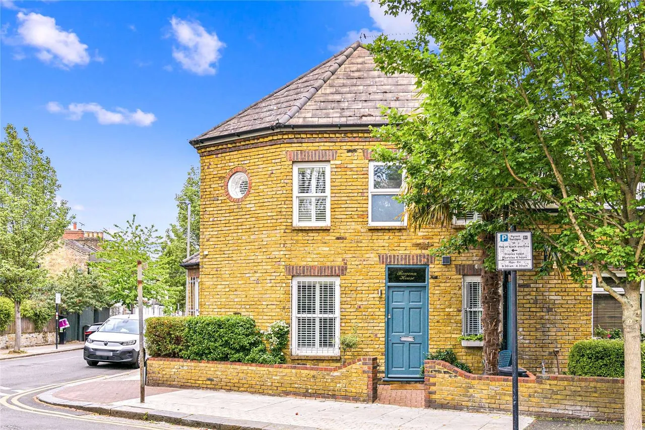 Rowena Crescent, London, SW11, photo 8