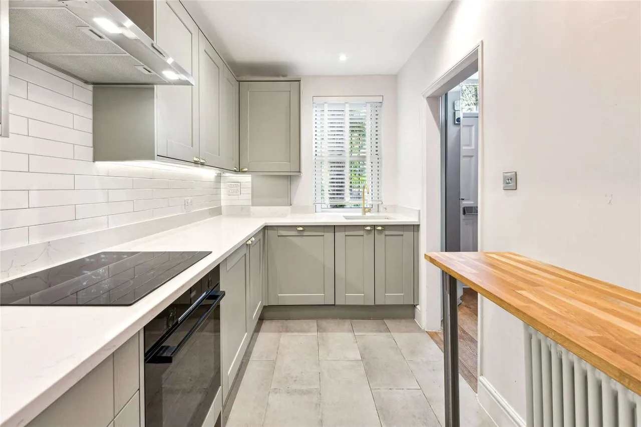 Rowena Crescent, London, SW11, photo 10