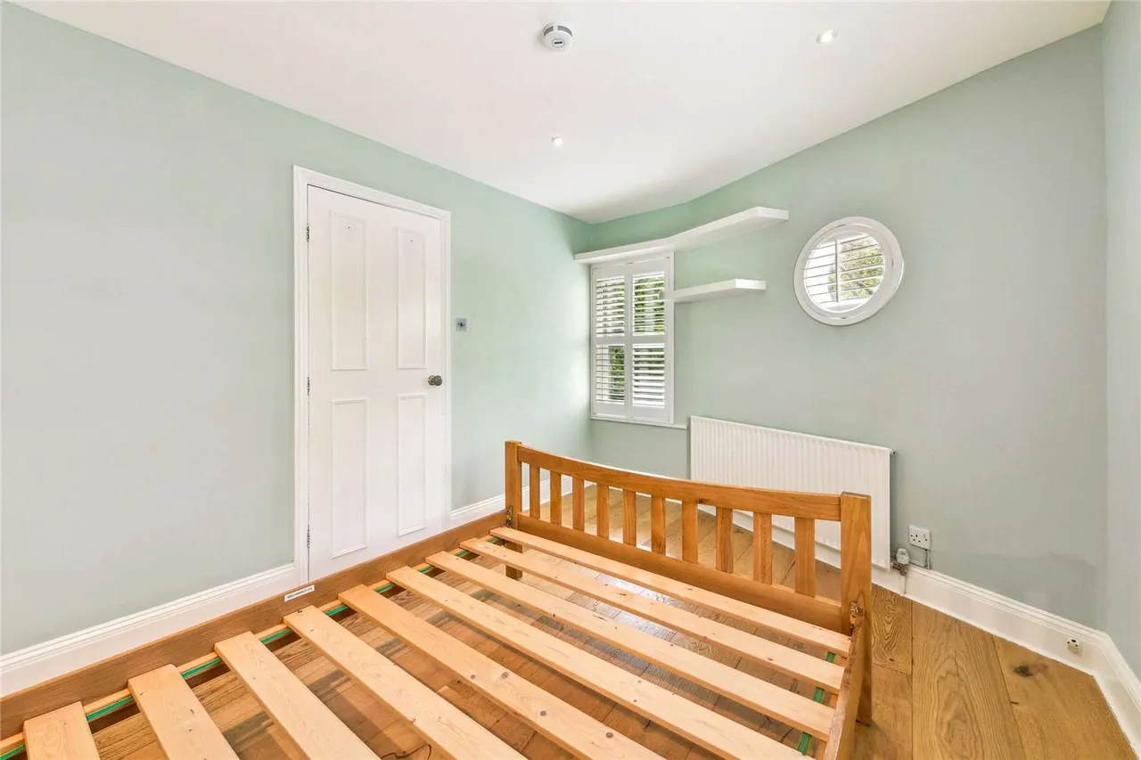 Rowena Crescent, London, SW11, photo 12