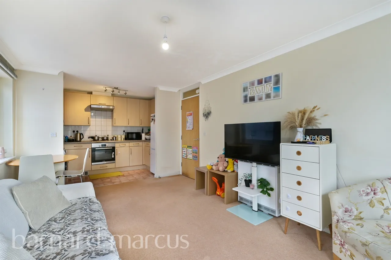 Bedfont Lane, Feltham, photo 2