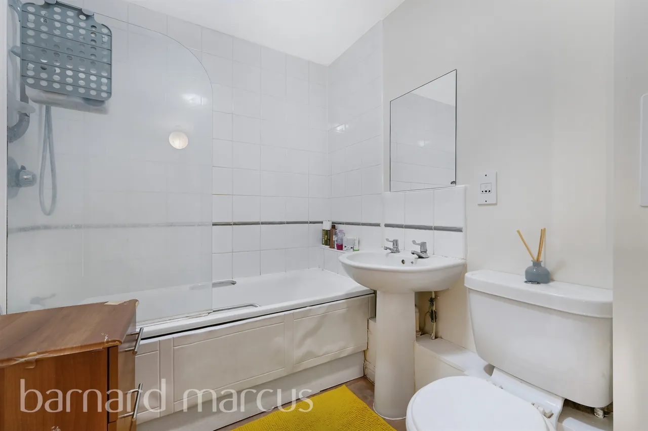 Bedfont Lane, Feltham, photo 8