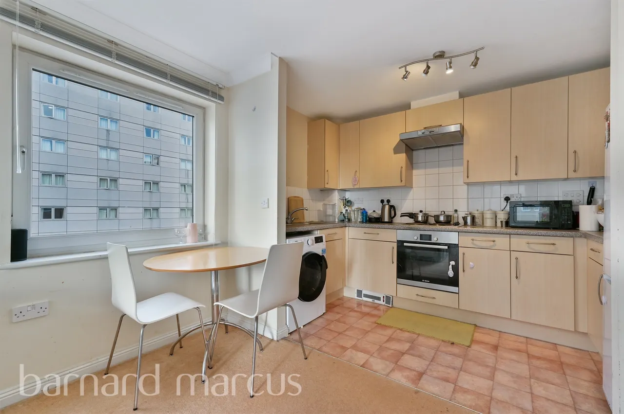 Bedfont Lane, Feltham, photo 3