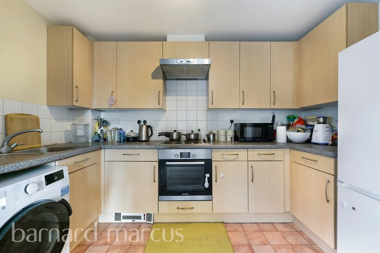 Bedfont Lane, Feltham, photo 4